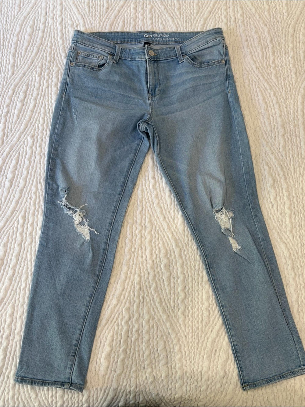 GAP Women's Light Blue Skinny Jeans with Knee Distressing